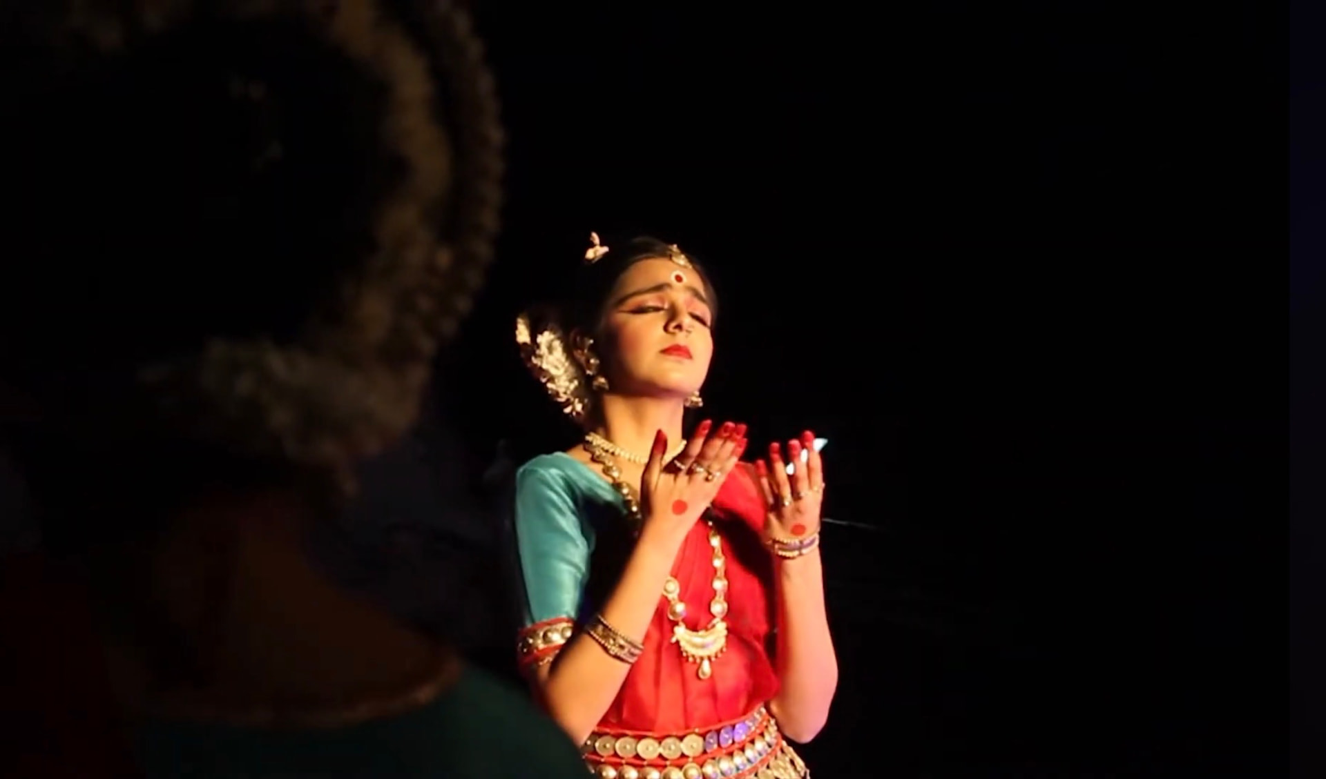 Odissi solo on the festival stage