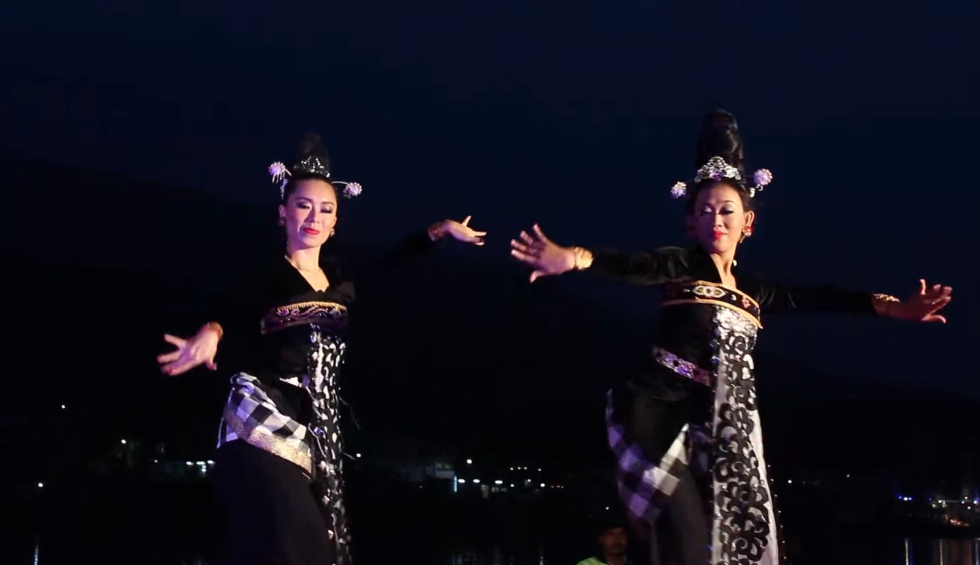 Balinese dance at night